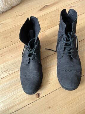 Camper women’s nubuck booties, sz 40 (9.5)